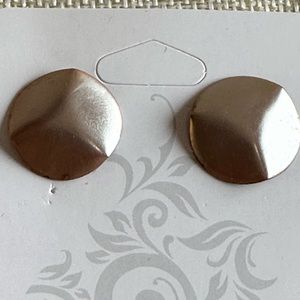 Retro, pale, pink-gold, button earring